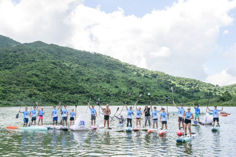 A_RACE_GROUPPHOTO2