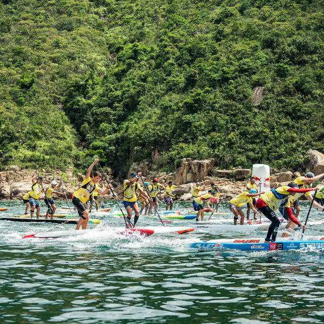 2019 國際直立板錦標賽選手沿海岸線比賽